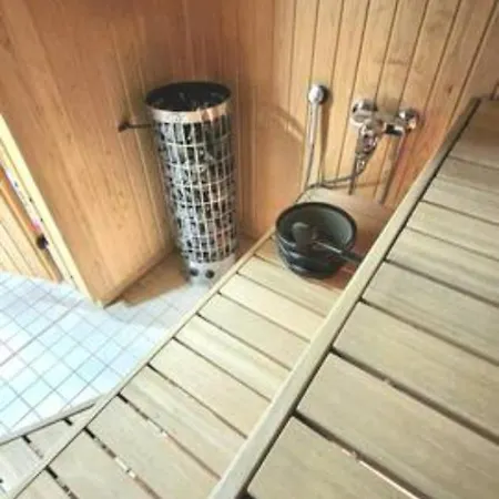 Arctic House Miekojaervi Villa