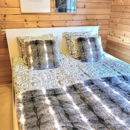 Arctic House Miekojaervi