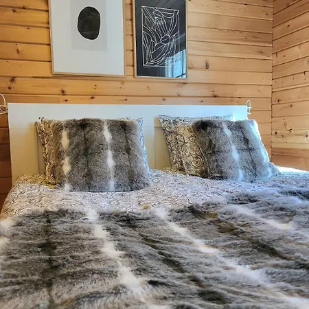Arctic House Miekojaervi * Sirkkakoski
